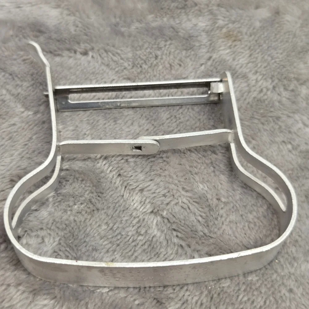Unbranded vintage aluminum
